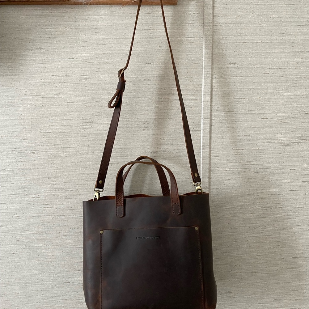 Portland Leather Goods Medium Crossbody bag in Grizzly